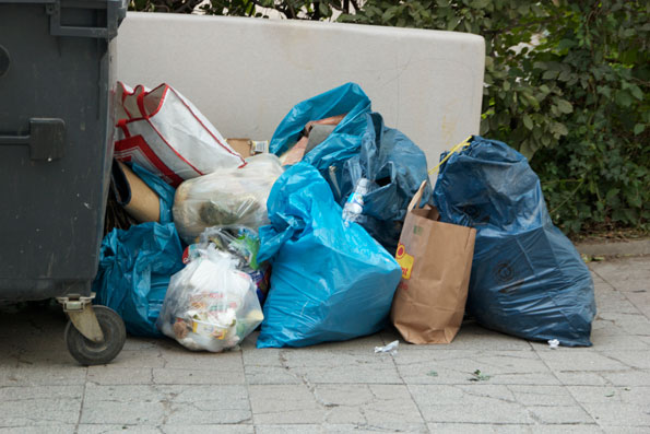 Müllberge im Märkischen Viertel Berlin